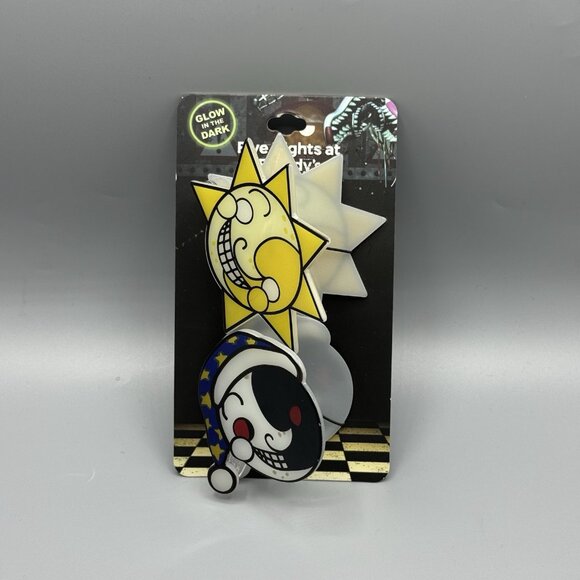 Five Nights At Freddy's Sun & Moon Glow-In-The-Dark Claw Hair Clip NEW - Picture 2 of 6